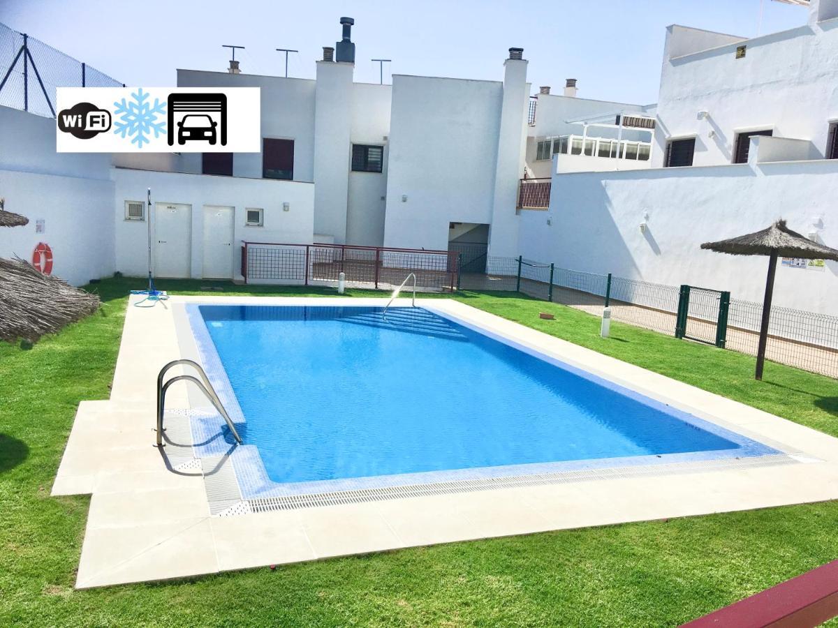 Atico Premium Conil Con 2 Terrazas, Parking, Piscina, Aire Ac Y Wifi -solo Familias Y Parejas- Appartement *